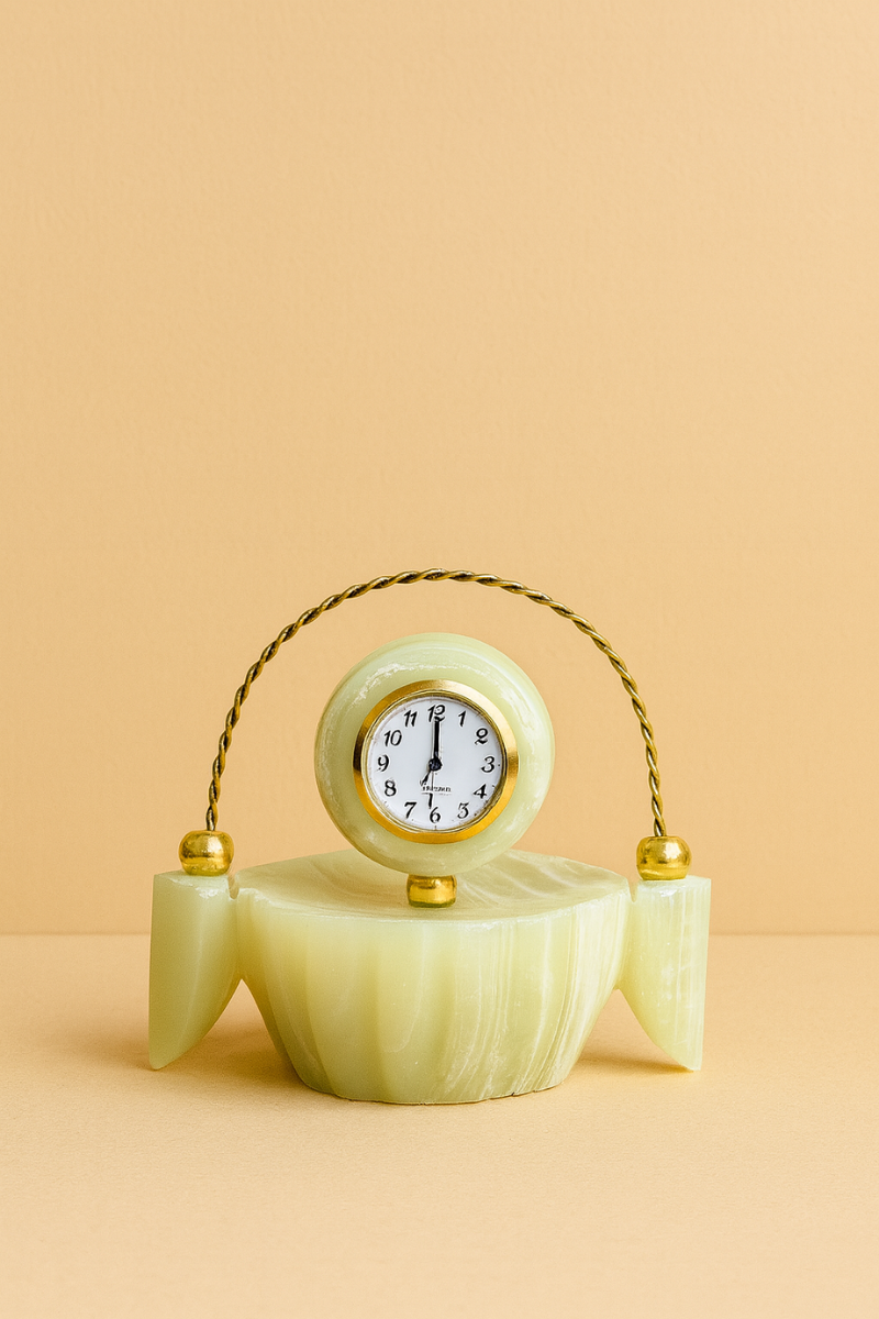 Golden Arc – Onyx Desk Clock